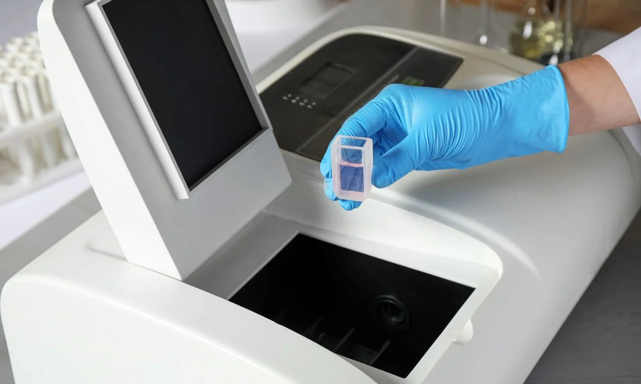 Descubre el mundo del color: La magia del espectrofotómetro